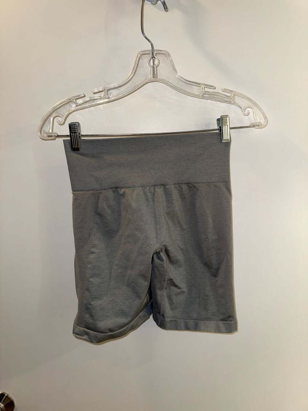 NVGTN Seamless Scrunch Biker Shorts Gray